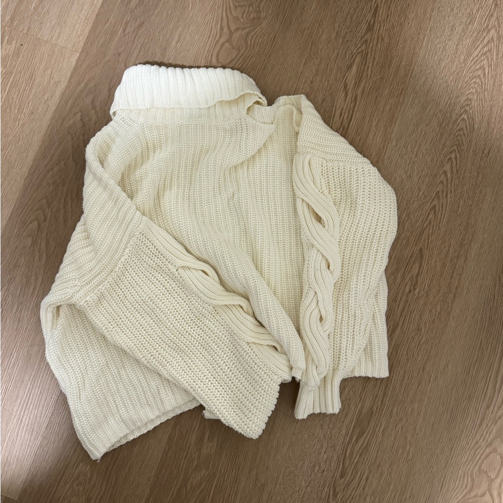 Aqua Bloomingdale’s White Turtleneck Sweater